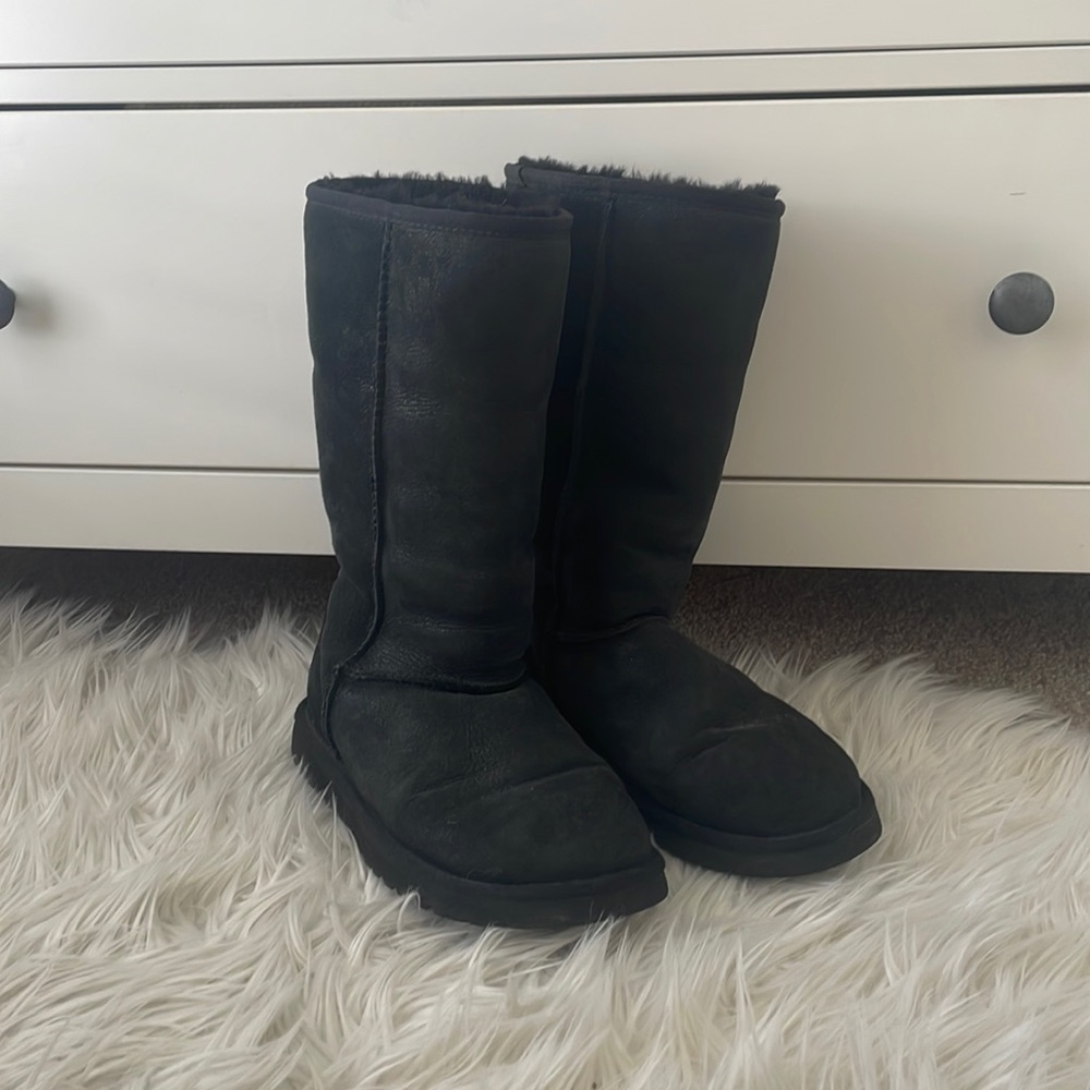 UGG Australia 5804 Classic Tall Black Boots Women’s 6
